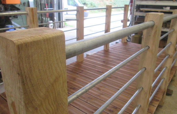 passerelle en bois avec acier